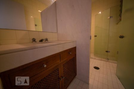 Banheiro 2 de apartamento para alugar com 2 quartos, 101m² em Icaraí, Niterói