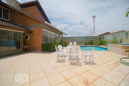 Casa para alugar com 438m², 5 quartos e sem vagaQuintal