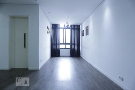 Apartamento para alugar com 90m², 2 quartos e sem vagaSala