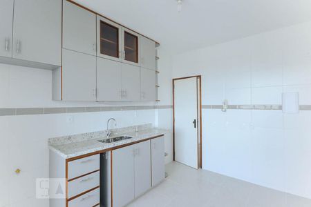 Apartamento à venda com 102m², 3 quartos e 2 vagasCozinha
