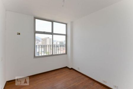 Apartamento à venda com 102m², 3 quartos e 2 vagasSuíte