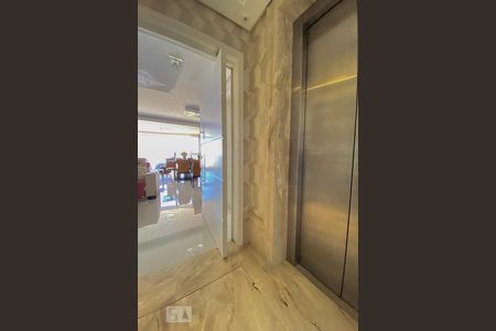 Hall de Entrada de apartamento à venda com 3 quartos, 194m² em Morro do Espelho, São Leopoldo