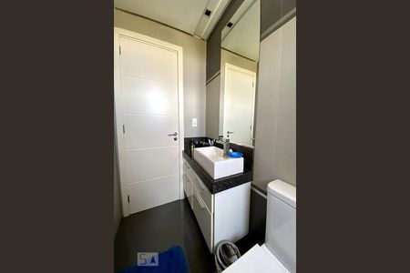 Apartamento à venda com 194m², 3 quartos e 4 vagasBanheiro 3 suíte