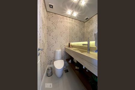 Apartamento à venda com 194m², 3 quartos e 4 vagasBanheiro 3 suíte