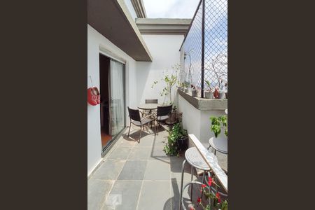 Apartamento para alugar com 129m², 3 quartos e 3 vagas Apartamento para alugar com 129m², 3 quartos e 3 vagasQuarto 1 Varanda