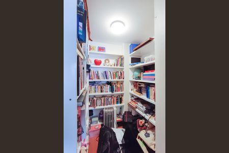 Roupeiro Superior de apartamento para alugar com 3 quartos, 129m² em Campo Belo, São Paulo