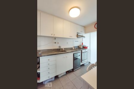 Apartamento para alugar com 129m², 3 quartos e 3 vagas Apartamento para alugar com 129m², 3 quartos e 3 vagasCozinha