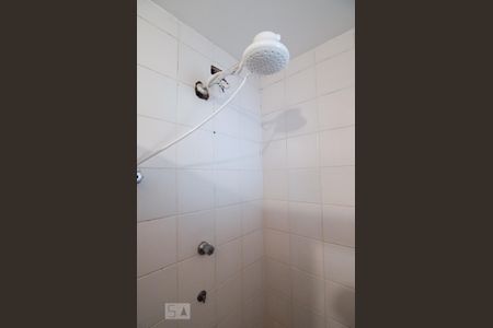 Banheiro de kitnet/studio para alugar com 1 quarto, 47m² em Centro, Campinas