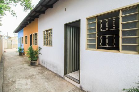 Casa de condomínio para alugar com 60m², 2 quartos e sem vaga Casa de condomínio para alugar com 60m², 2 quartos e sem vagaFachada