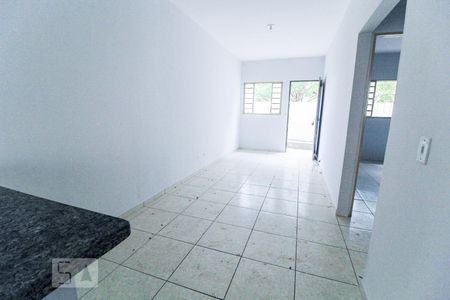 Casa de condomínio para alugar com 60m², 2 quartos e sem vaga Casa de condomínio para alugar com 60m², 2 quartos e sem vagaSala