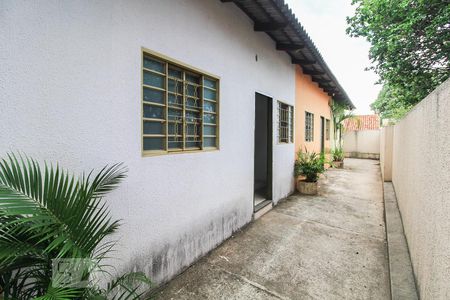 Casa de condomínio para alugar com 60m², 2 quartos e sem vaga Casa de condomínio para alugar com 60m², 2 quartos e sem vagaFachada
