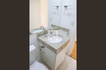 Apartamento para alugar com 67m², 2 quartos e 1 vagaBanheiro. Social