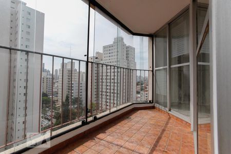 Apartamento para alugar com 102m², 3 quartos e 2 vagas Apartamento para alugar com 102m², 3 quartos e 2 vagasVaranda do Quarto 1