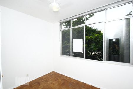 Quarto 1 de apartamento para alugar com 2 quartos, 75m² em Laranjeiras, Rio de Janeiro