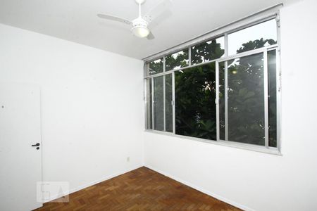 Quarto 2 de apartamento para alugar com 2 quartos, 75m² em Laranjeiras, Rio de Janeiro