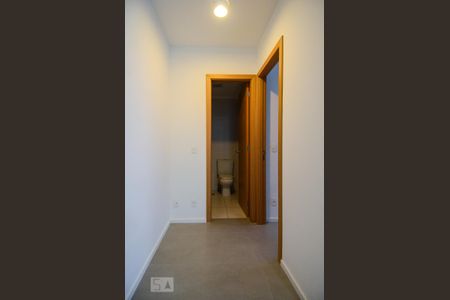 Corredor de apartamento para alugar com 1 quarto, 48m² em Menino Deus, Porto Alegre