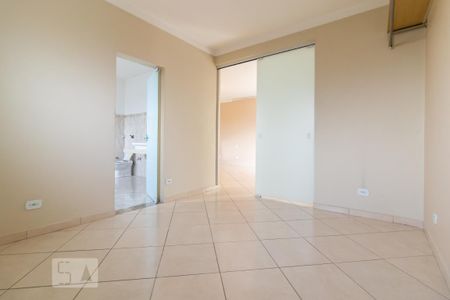 Casa para alugar com 150m², 2 quartos e 1 vaga Casa para alugar com 150m², 2 quartos e 1 vagaCloset da Suíte 2
