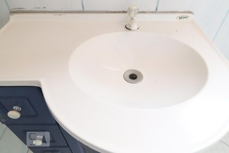 Casa à venda com 68m², 2 quartos e 1 vaga Casa à venda com 68m², 2 quartos e 1 vagaBanheiro