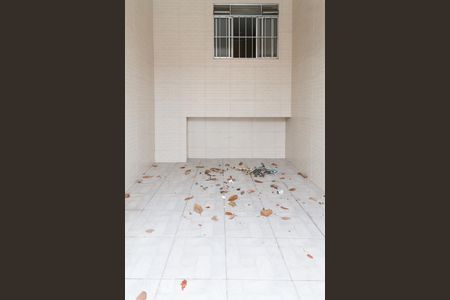 Garagem de casa à venda com 2 quartos, 68m² em Vila Constança, São Paulo