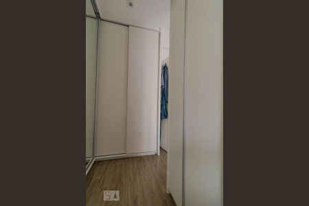 Casa de condomínio à venda com 115m², 3 quartos e 2 vagasCloset da Suíte