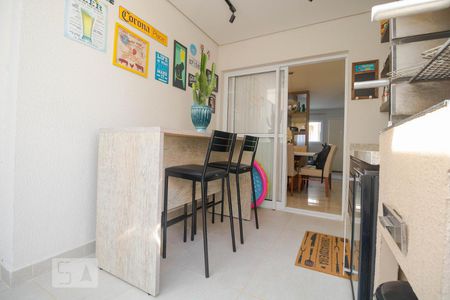 Casa de condomínio à venda com 115m², 3 quartos e 2 vagasChurrasqueira