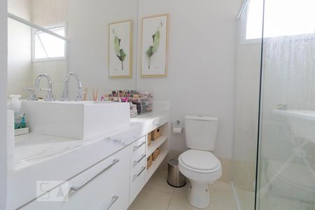 Casa de condomínio à venda com 115m², 3 quartos e 2 vagasBanheiro da Suíte