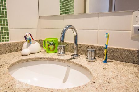 Apartamento à venda com 142m², 3 quartos e 2 vagasBanheiro da Suíte 1