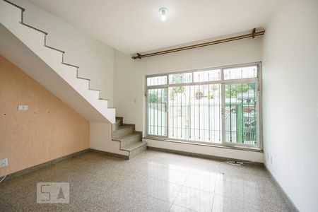 Casa para alugar com 87m², 2 quartos e 3 vagasSala