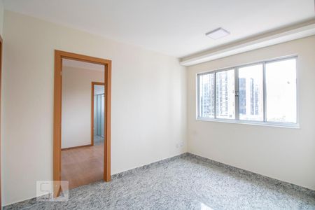 Apartamento para alugar com 33m², 1 quarto e 1 vagaSala