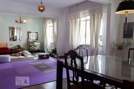 Apartamento à venda com 140m², 3 quartos e sem vaga Apartamento à venda com 140m², 3 quartos e sem vagaSala