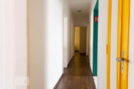 Apartamento à venda com 140m², 3 quartos e sem vaga Apartamento à venda com 140m², 3 quartos e sem vagaCorredor