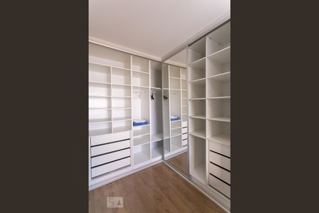 Apartamento para alugar com 80m², 2 quartos e sem vagaDetalhe Suíte