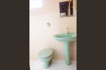 Casa para alugar com 136m², 3 quartos e 1 vaga Casa para alugar com 136m², 3 quartos e 1 vagaBanheiro de Serviço