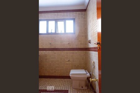 Casa para alugar com 136m², 3 quartos e 1 vaga Casa para alugar com 136m², 3 quartos e 1 vagaBanheiro Social