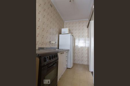 Cozinha de apartamento para alugar com 1 quarto, 42m² em São João, Porto Alegre