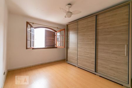 Casa à venda com 200m², 3 quartos e 5 vagasSuíte