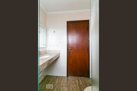 Casa à venda com 200m², 3 quartos e 5 vagasBanheiro da Suíte