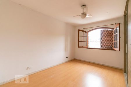 Casa à venda com 200m², 3 quartos e 5 vagasSuíte