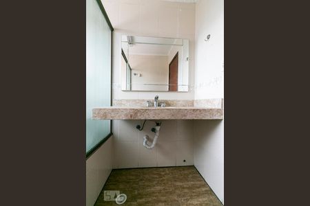 Casa à venda com 200m², 3 quartos e 5 vagasBanheiro da Suíte