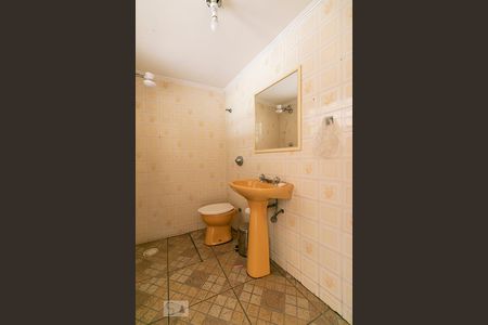 Casa à venda com 200m², 3 quartos e 5 vagasBanheiro de Serviço