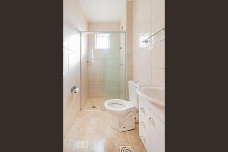 Banheiro de apartamento à venda com 1 quarto, 44m² em Teresópolis, Porto Alegre