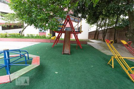 Apartamento à venda com 32m², 2 quartos e 1 vaga Apartamento à venda com 32m², 2 quartos e 1 vagaÁrea Comum - Playground