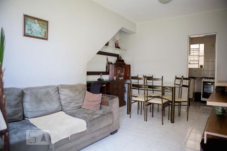 Sala de casa de condomínio à venda com 2 quartos, 55m² em Estrela Dalva, Belo Horizonte