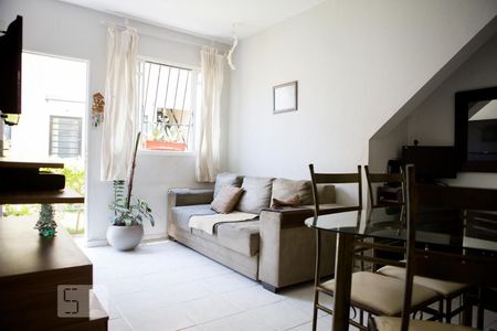 Sala de casa de condomínio à venda com 2 quartos, 55m² em Estrela Dalva, Belo Horizonte