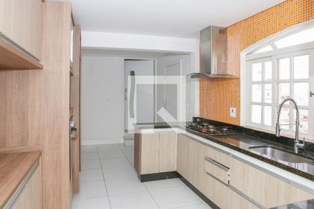 Casa à venda com 390m², 3 quartos e 3 vagasCozinha