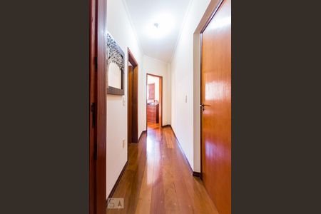 Casa à venda com 258m², 4 quartos e 5 vagasCorredor