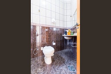 Casa à venda com 258m², 4 quartos e 5 vagasBanheiro de Serviço