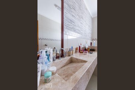 Casa à venda com 258m², 4 quartos e 5 vagasBanheiro