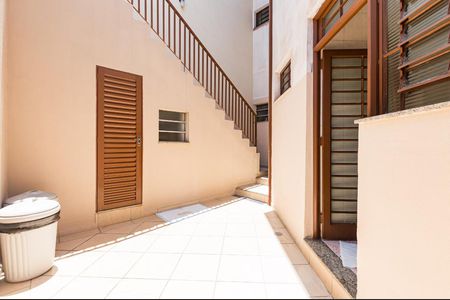 Casa à venda com 258m², 4 quartos e 5 vagasÁrea de Serviço - Área Externa