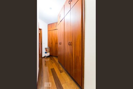 Casa à venda com 258m², 4 quartos e 5 vagasSuíte 2